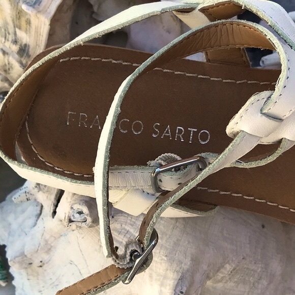 NWOB Franco Sarto White Leather Thong Sandals with Ankle Straps Size 7 1/2 Med - Picture 4 of 14